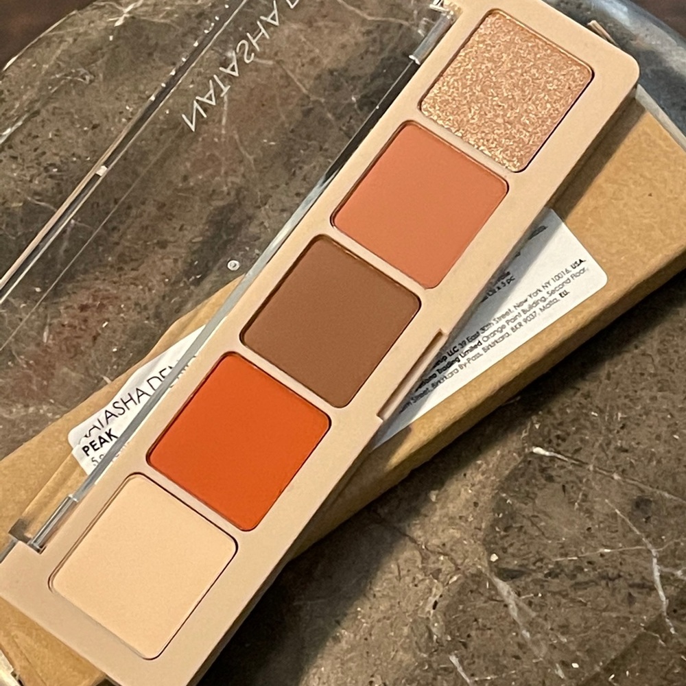 Natasha Denona)peak palette